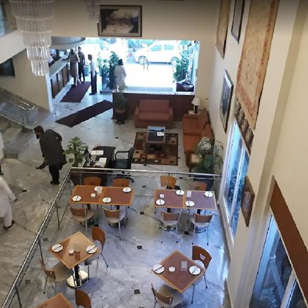 Embassy Inn, Karachi Bagian luar foto