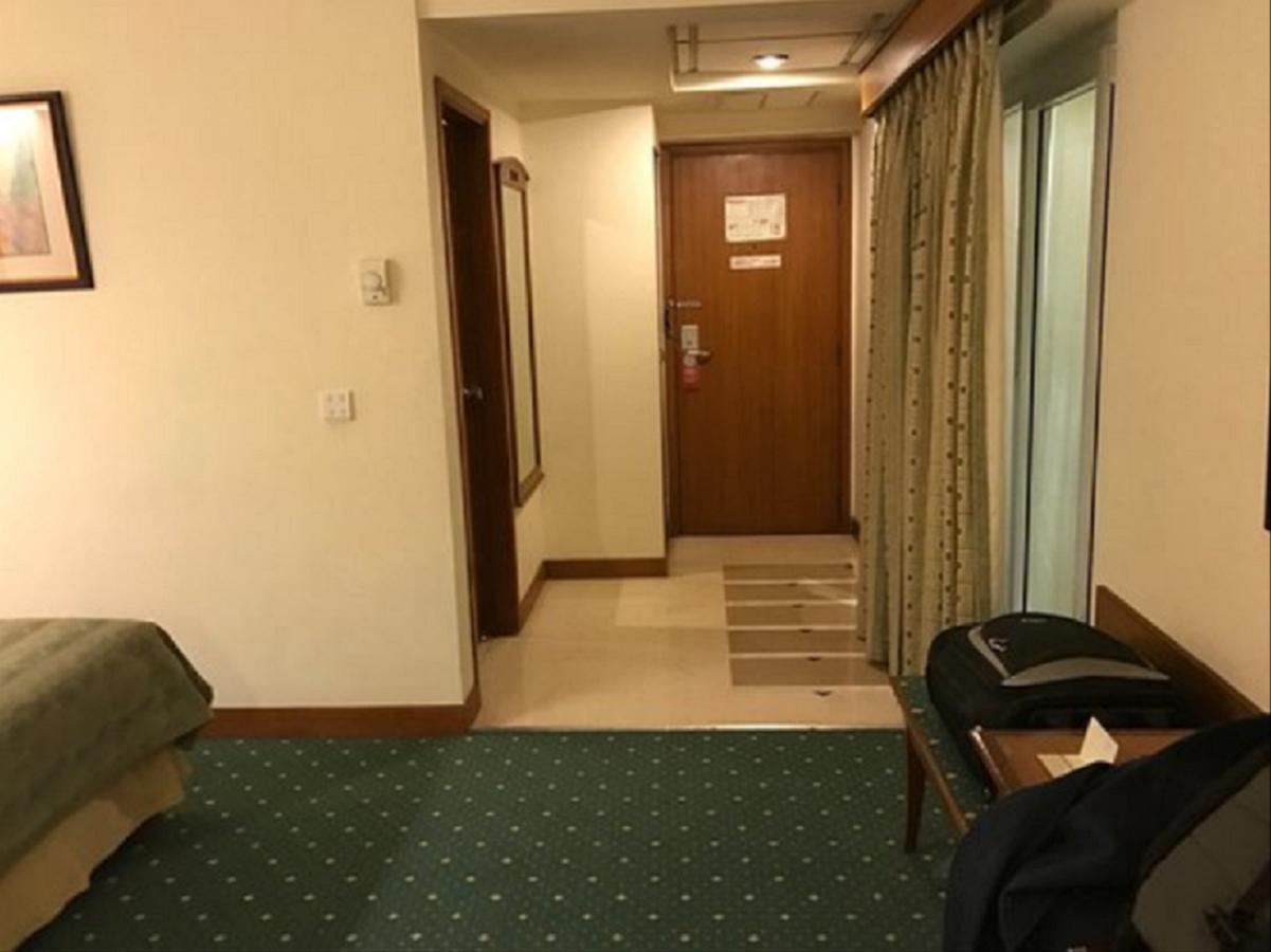 Embassy Inn, Karachi Bagian luar foto