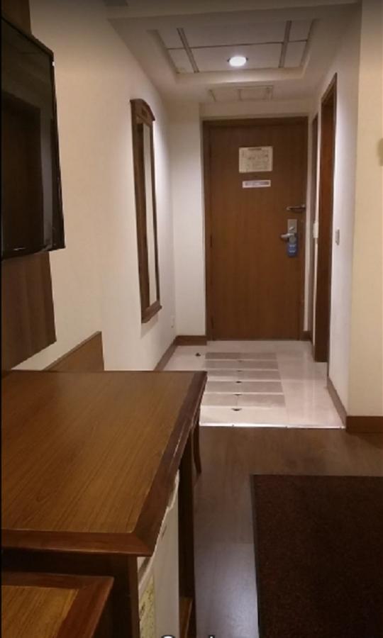 Embassy Inn, Karachi Bagian luar foto