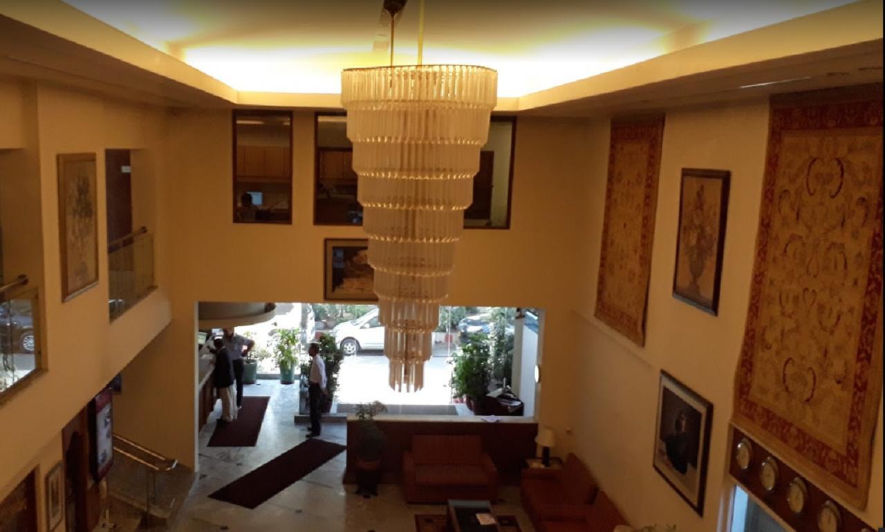 Embassy Inn, Karachi Bagian luar foto
