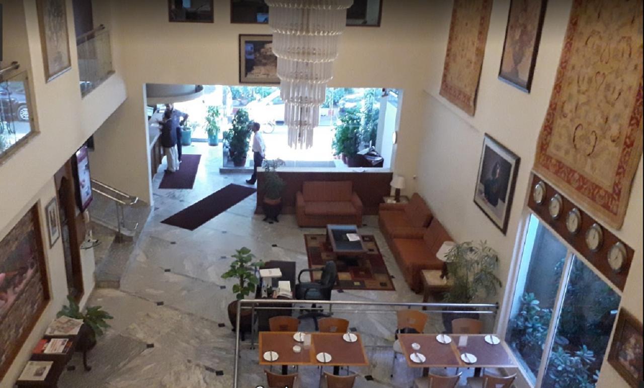 Embassy Inn, Karachi Bagian luar foto