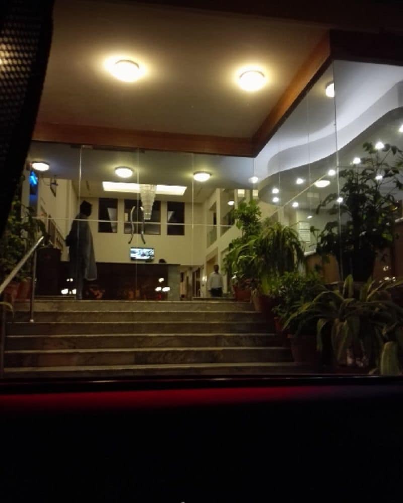 Embassy Inn, Karachi Bagian luar foto